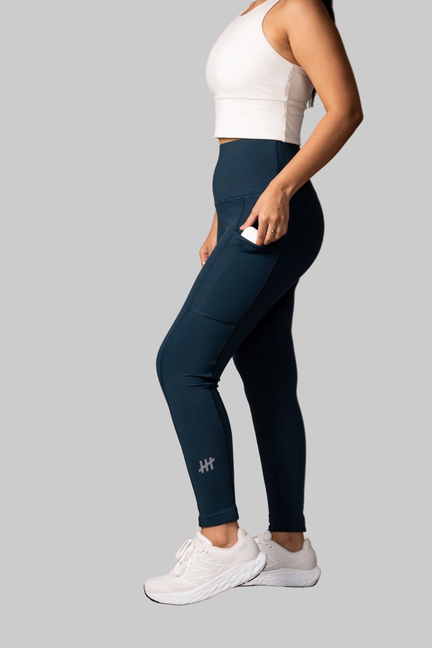 tmr-everyday-leggings-blue-side-closeup