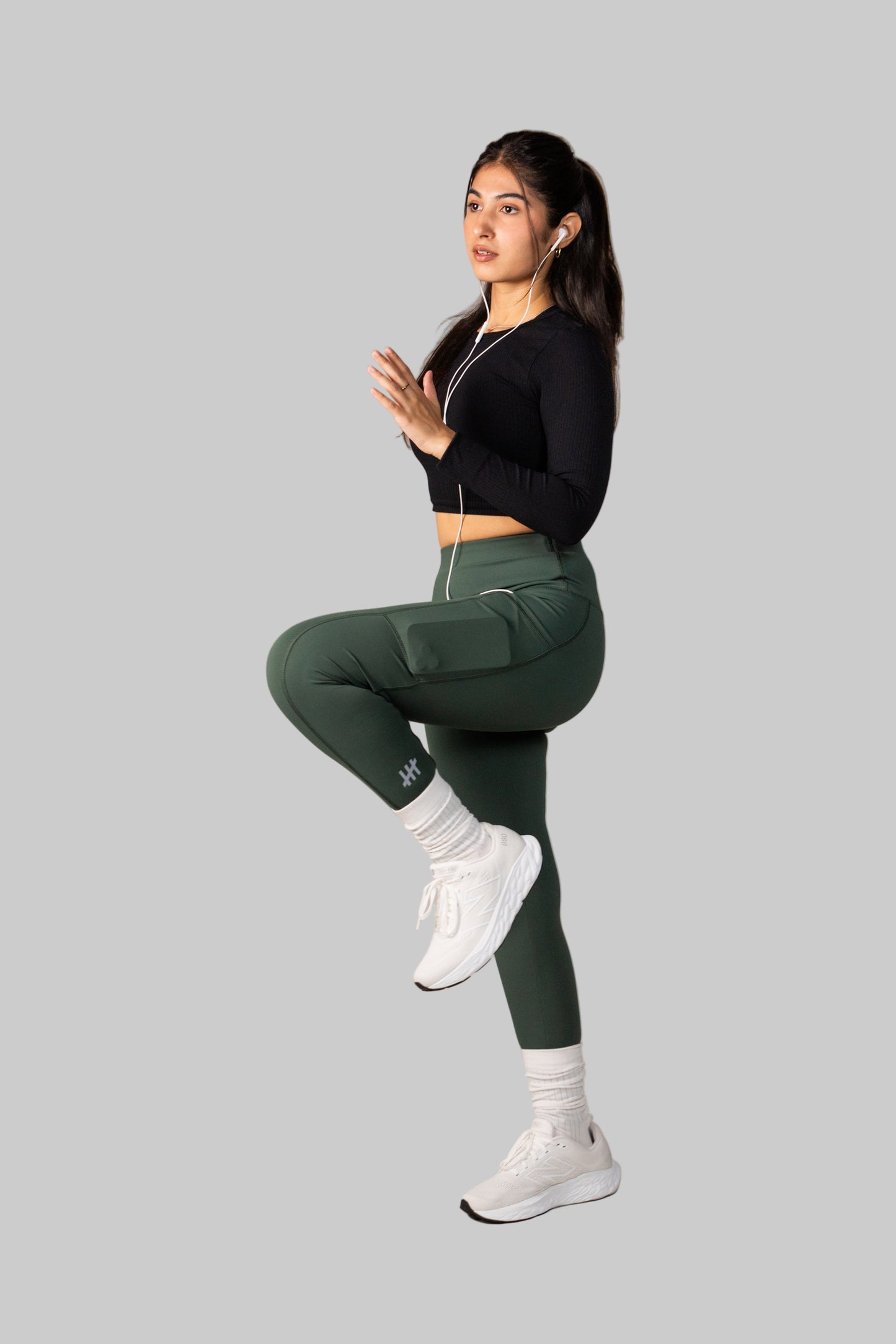 tmr-everyday-leggings-green-editorial