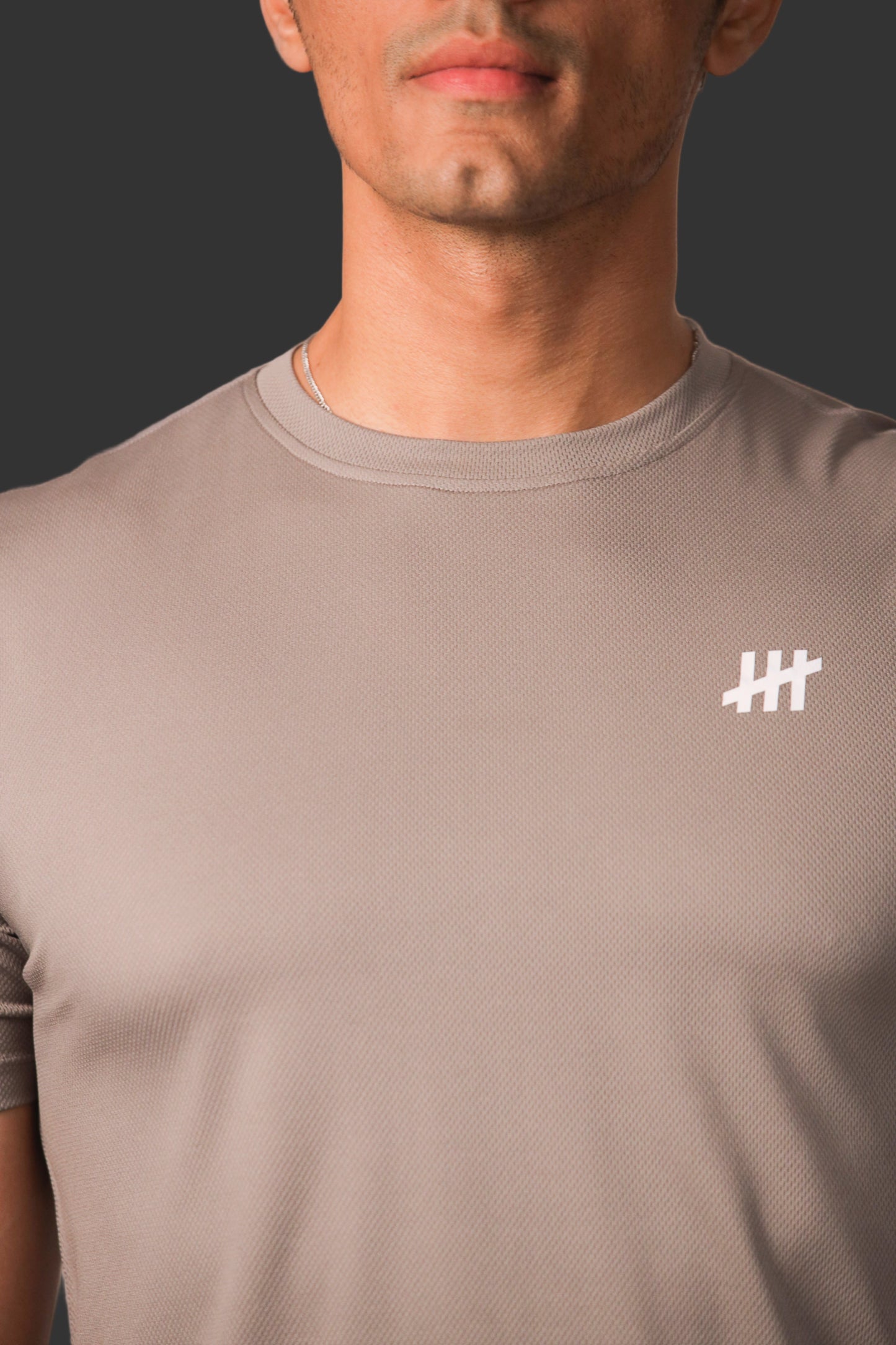 tmr-performance-tee-mid-gray-badge