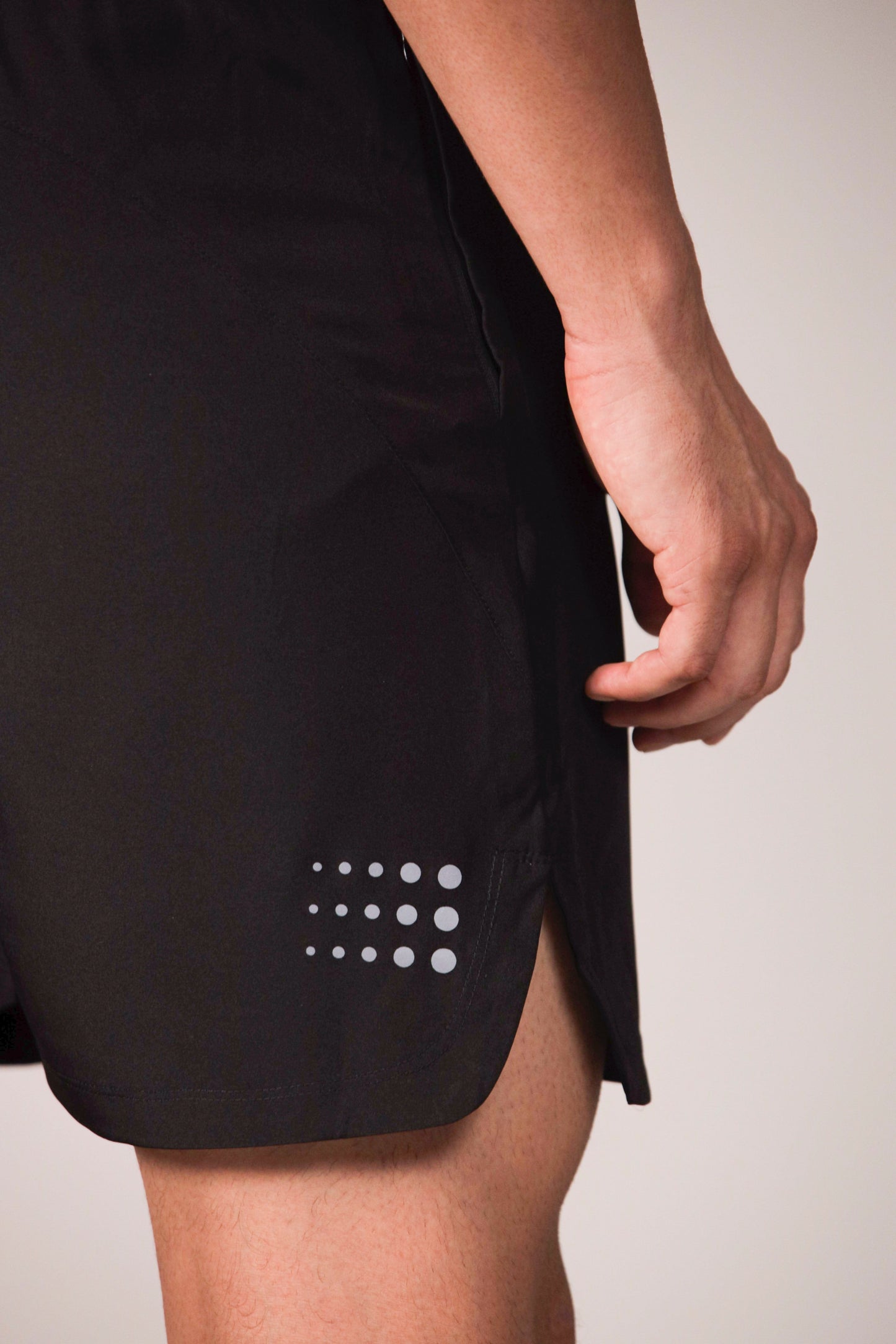 tmr-training-shorts-black-detail